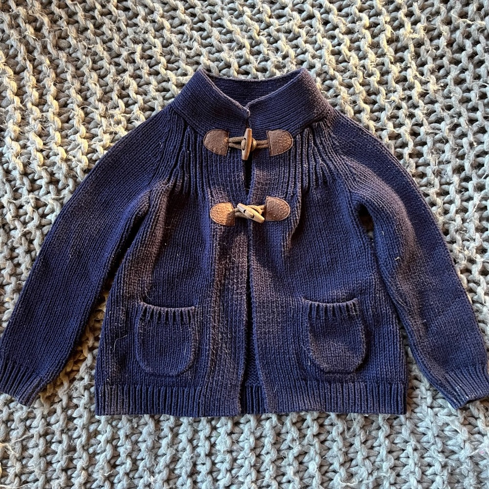 nice little unisex sweater